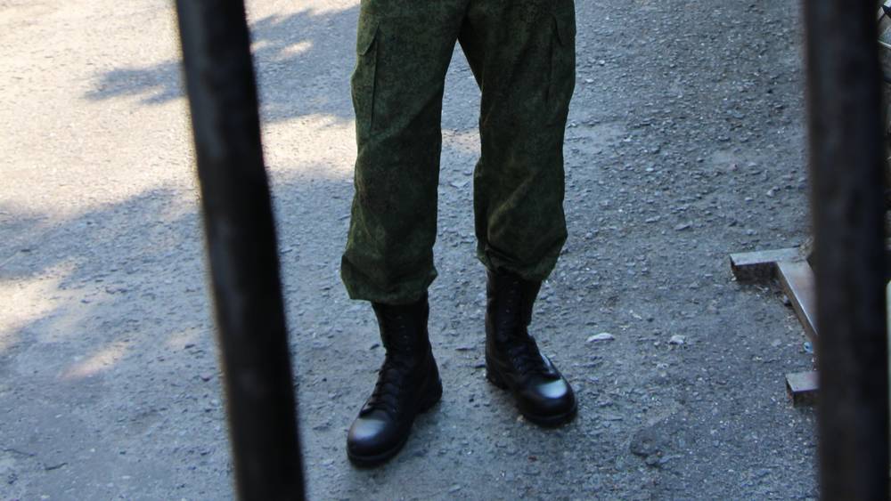 Сбежавшего из воинской части дезертира ищут в Брянске, но власти не объявляли об этом