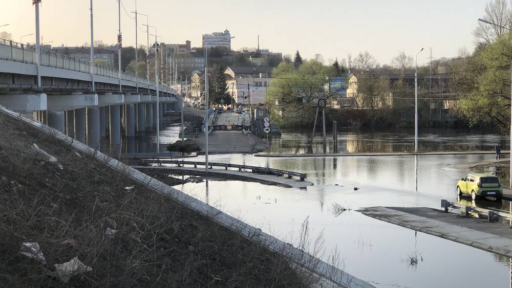 В Брянске под вешними водами скрылась новая развязка Славянского моста