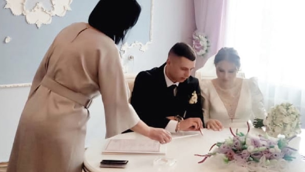 Участвующий в СВО танкист женился в брянском городе Стародубе