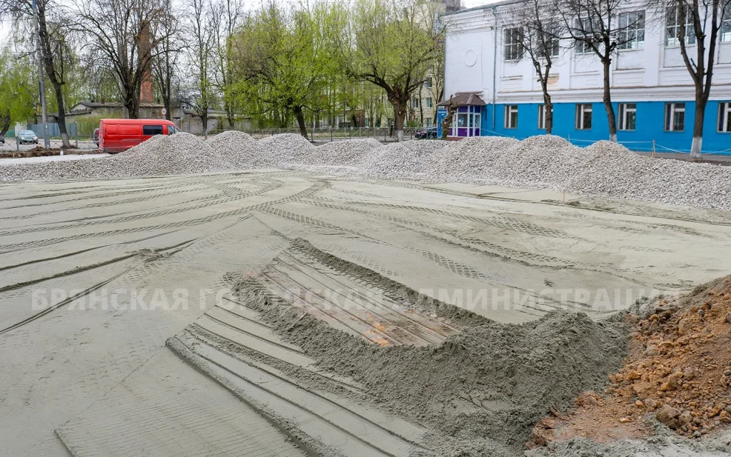 В Брянске строительство стоянки обернулось скандалом из-за найденного документа