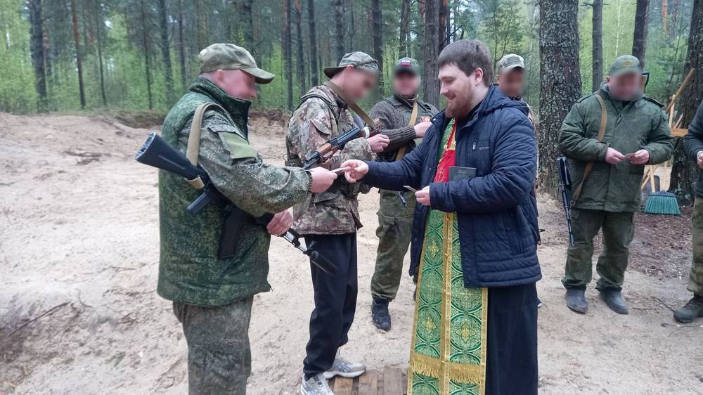 Военный священник Брянской епархии посетил боевое группировку войск армии «Север»