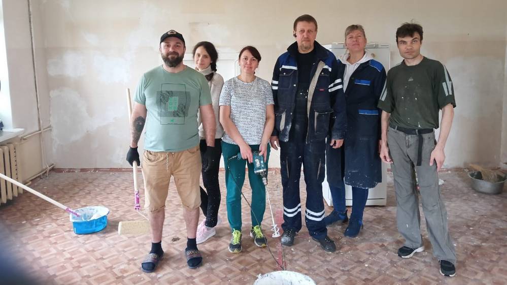 Брянские добровольцы оказали помощь в проведении ремонта  дома-интерната