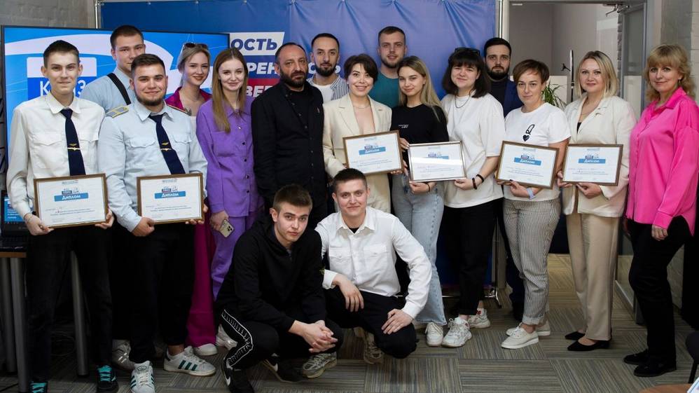 Ко Дню космонавтики сторонники партии «Единая Россия» провели интеллектуальную игру