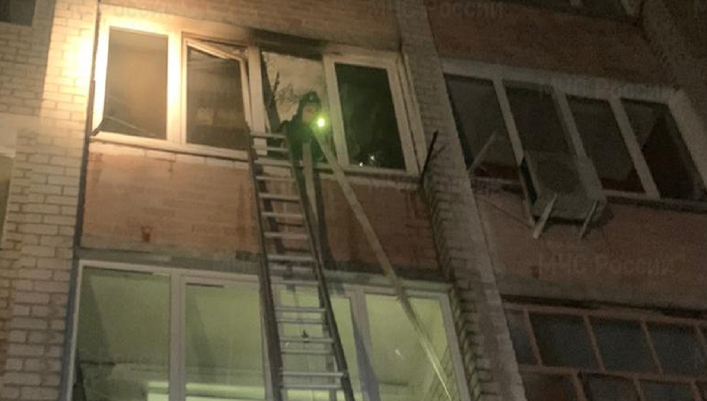 В городе Сельцо Брянской области из горевшей многоэтажки эвакуировали 15 человек