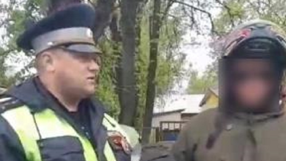 В Брянске сотрудники ГИБДД задержали пьяного мотопутешественника из Чебоксар