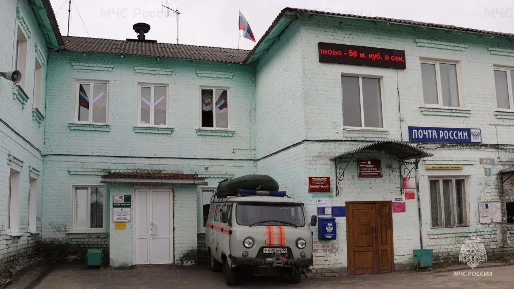 Вода начала затапливать жилые дома в Брянске