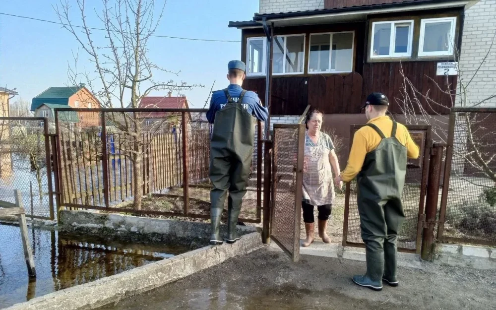 В Брянске паводковые воды затопили восемь жилых домов