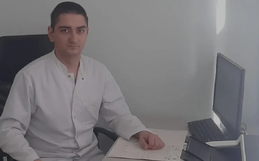 В Брянской области молодой врач-уролог успешно заменил опытного специалиста