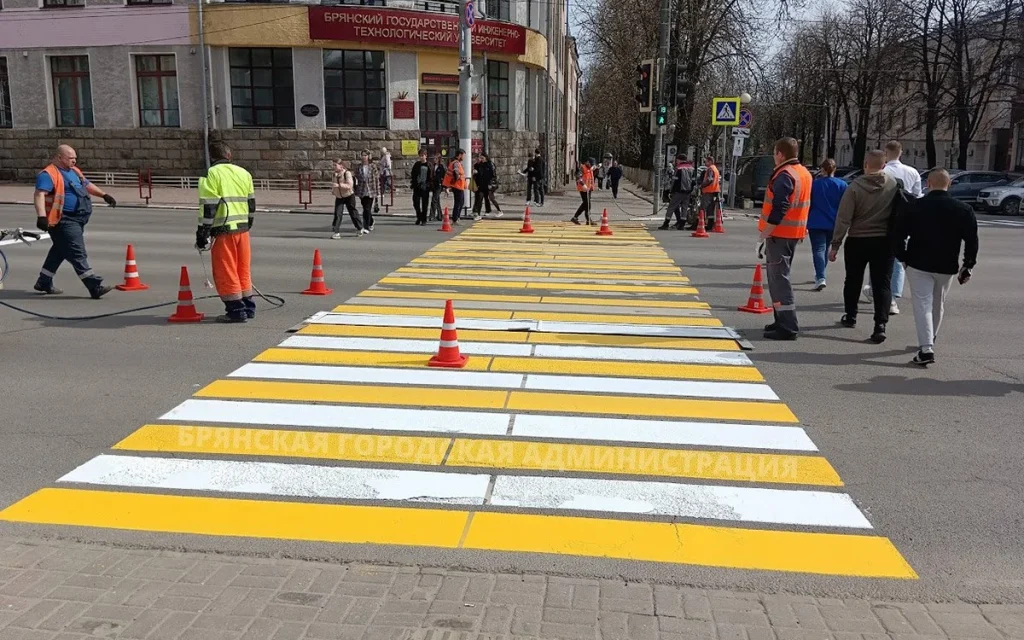 В Брянске начали обновлять разметку на улицах