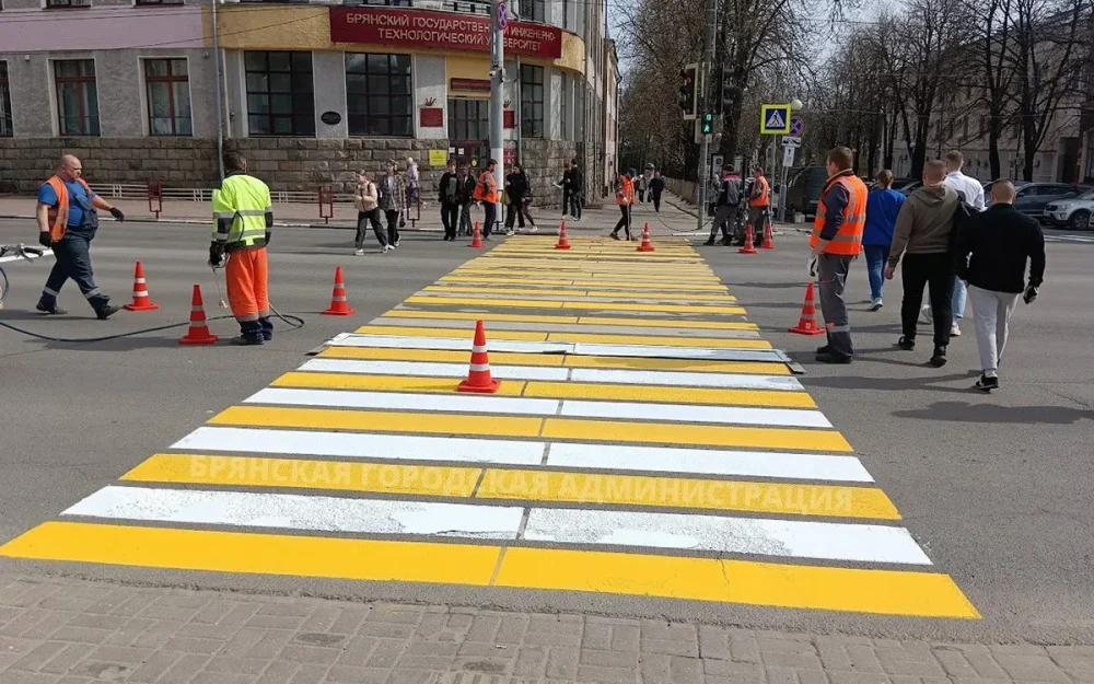 В Брянске начали обновлять разметку на улицах