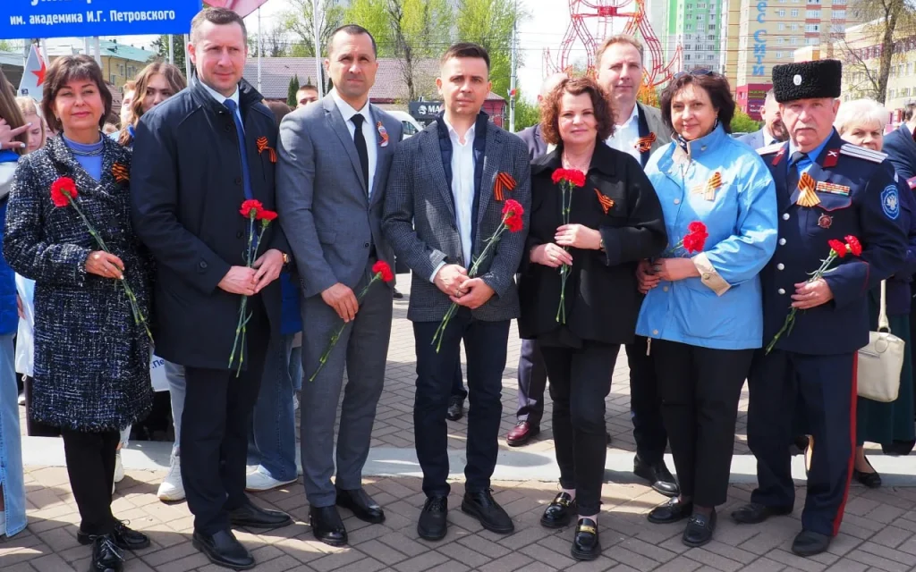 В Брянске стартовала всероссийская патриотическая акция «Георгиевская ленточка»