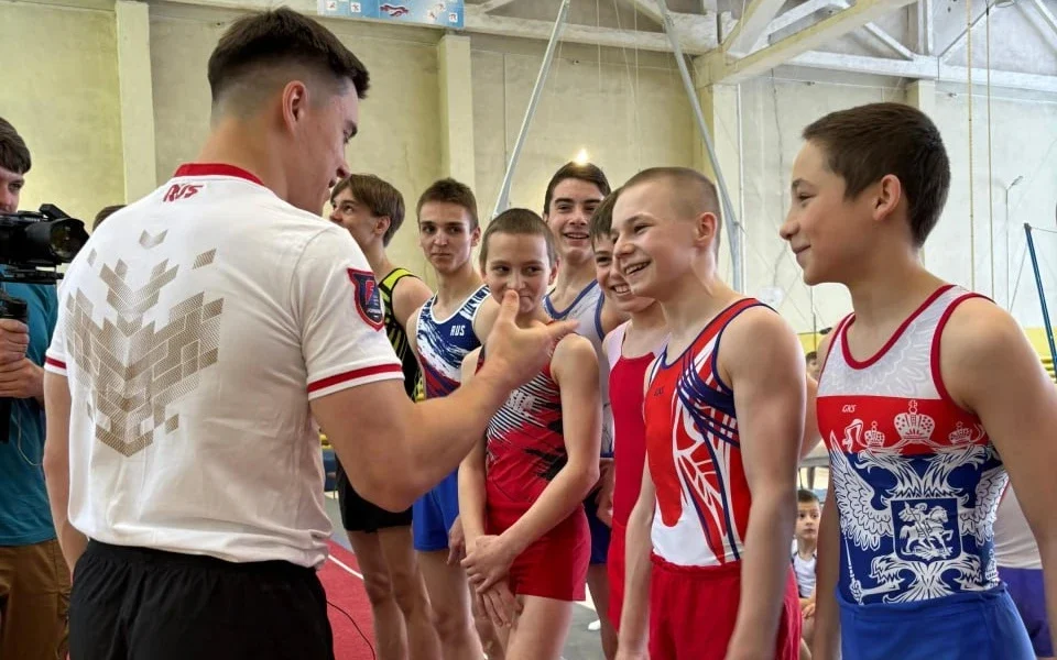 В Брянск приехал олимпийский чемпион по спортивной гимнастике Никита Нагорный