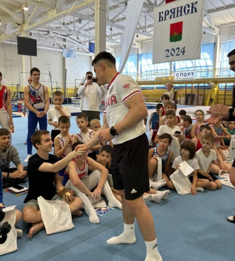 В Брянск приехал олимпийский чемпион по спортивной гимнастике Никита Нагорный