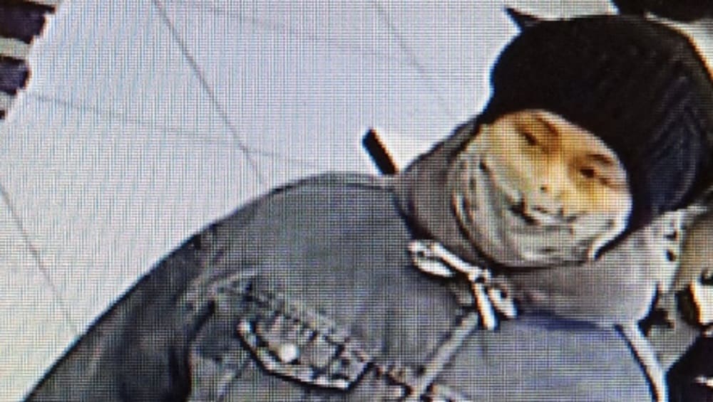 В Брянске женщину объявили в розыск за совершённую три года назад кражу мобильника