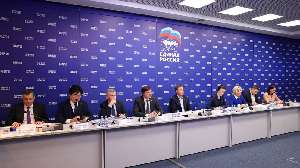 Капремонты школ, детсадов и техникумов: «Единая Россия» и Минпросвещения обсудили с реализацию президентских программ