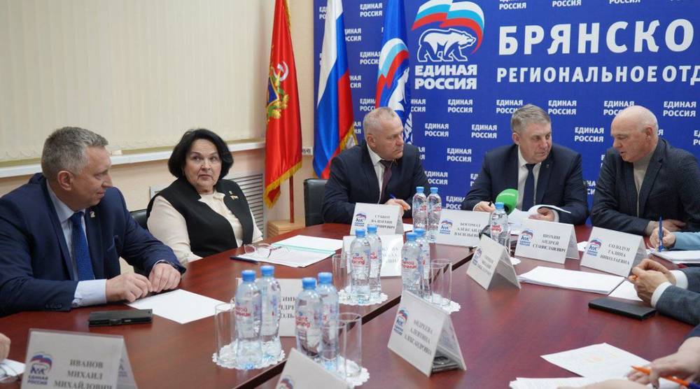 Капремонты школ, детсадов и техникумов: «Единая Россия» и Минпросвещения обсудили с регионами реализацию президентских программ