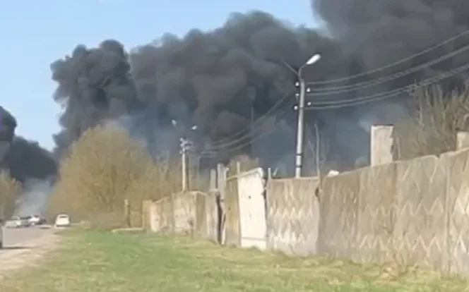 В Клинцах прокуратура начала проверку по факту пожара возле бывшей зернобазы