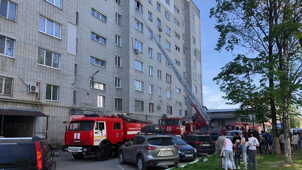 Два человека пострадали в Брянске при пожаре на Авиационной улице