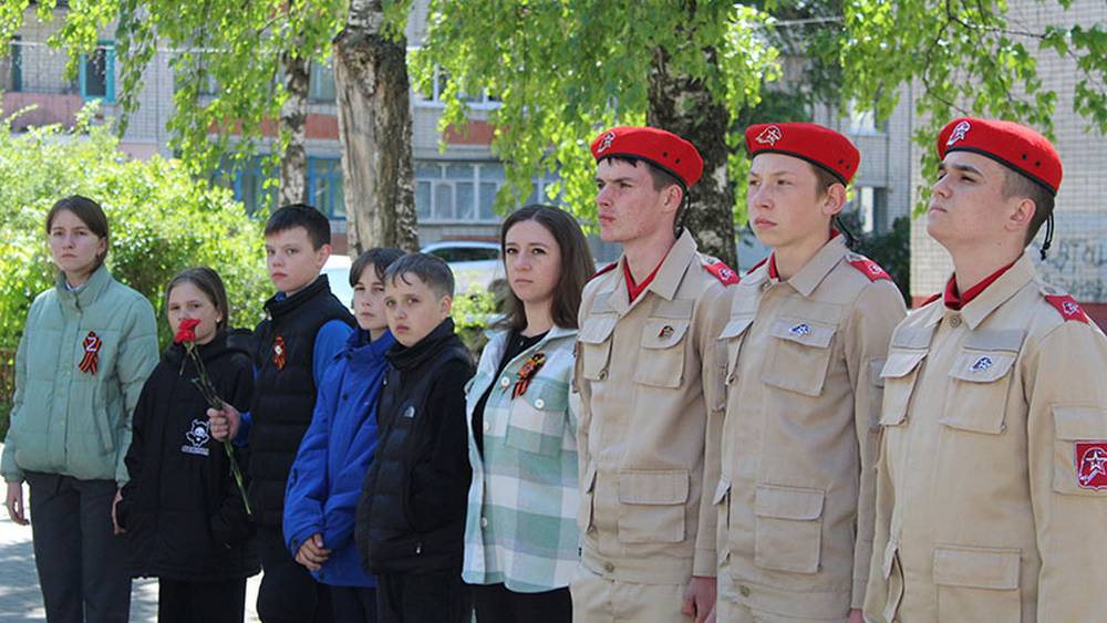 В Жуковке 9 мая увековечили память троих погибших бойцов СВО