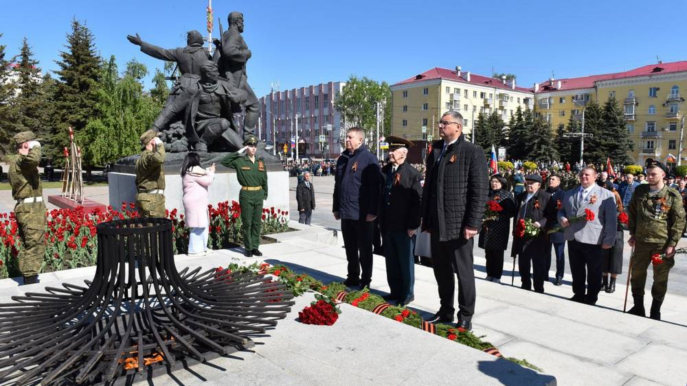 В Брянске в День Победы прошла акция Огонь Памяти