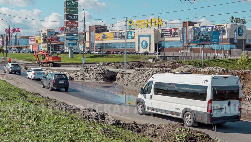 Власти Брянска рассказали о борьбе с изменившей схему движения троллейбусов лужей
