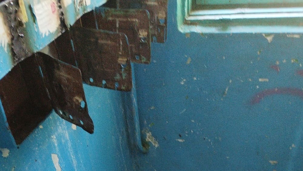 В Бежицком районе Брянска подростки подожгли почтовые ящики в подъезде многоэтажки