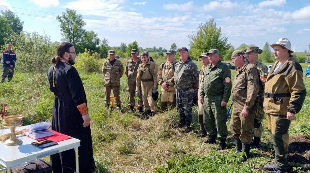 Благочинный Тимофей Учватов совершил молебное пение на месте падения самолёта