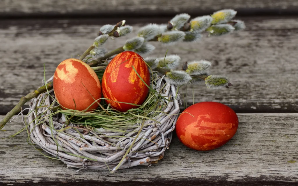 Россиянам рассказали, как правильно покрасить яйца к Пасхе