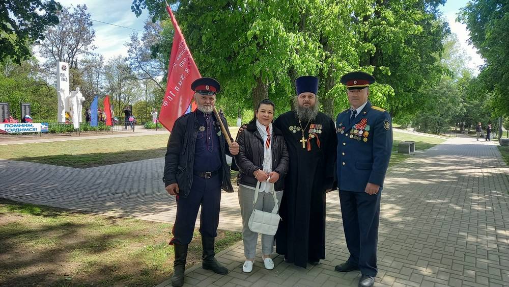 Клирик Севского благочиния поздравил земляков с Днем Великой Победы