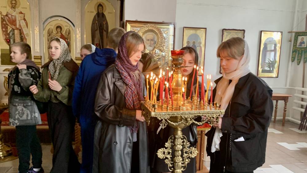 В храме брянского города Сельцо совершен молебен перед экзаменами