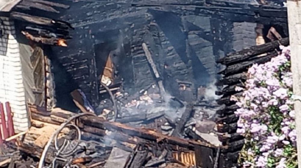 В Брянске сгоревший в переулке 22-го Съезда дом могли поджечь