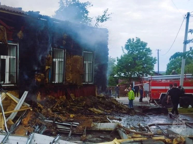 В Сураже Брянской области сгорело здание центра соцобслуживания населения