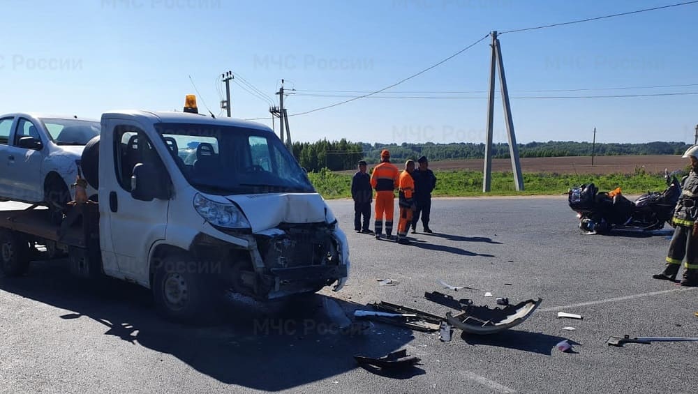Под Унечей Брянской области утром 25 мая произошло серьёзное ДТП с мотоциклом