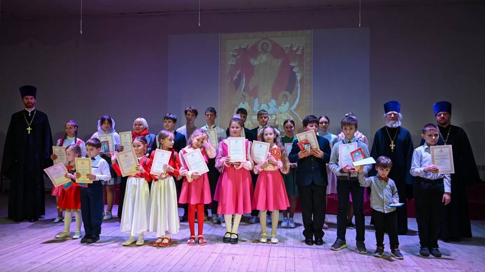 В Брянске состоялся фестиваль воскресных школ «Пасхальный звон летит над Брянским краем»
