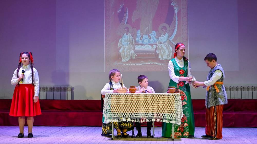 В Брянске состоялся фестиваль воскресных школ «Пасхальный звон летит над Брянским краем»