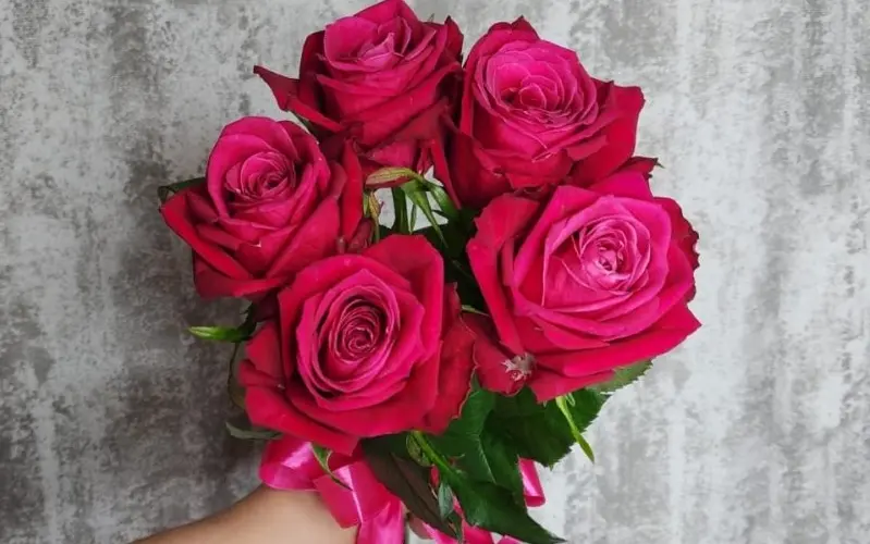 Доставка цветов: особенности услуги и кому она подходит