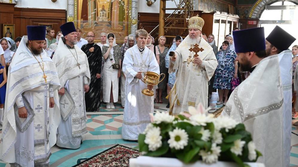 Митрополит Александр совершил великое освящение храма в Дятькове
