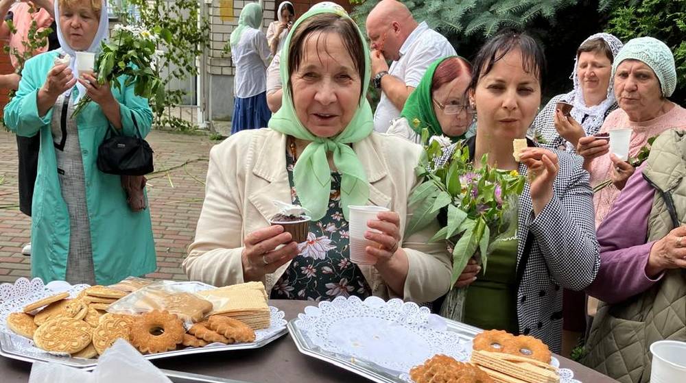 Брянский храм пригласил на чаепитие