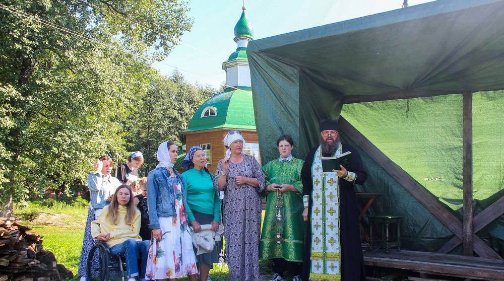 В поселке Радица-Крыловка прошел «Пикник у храма»