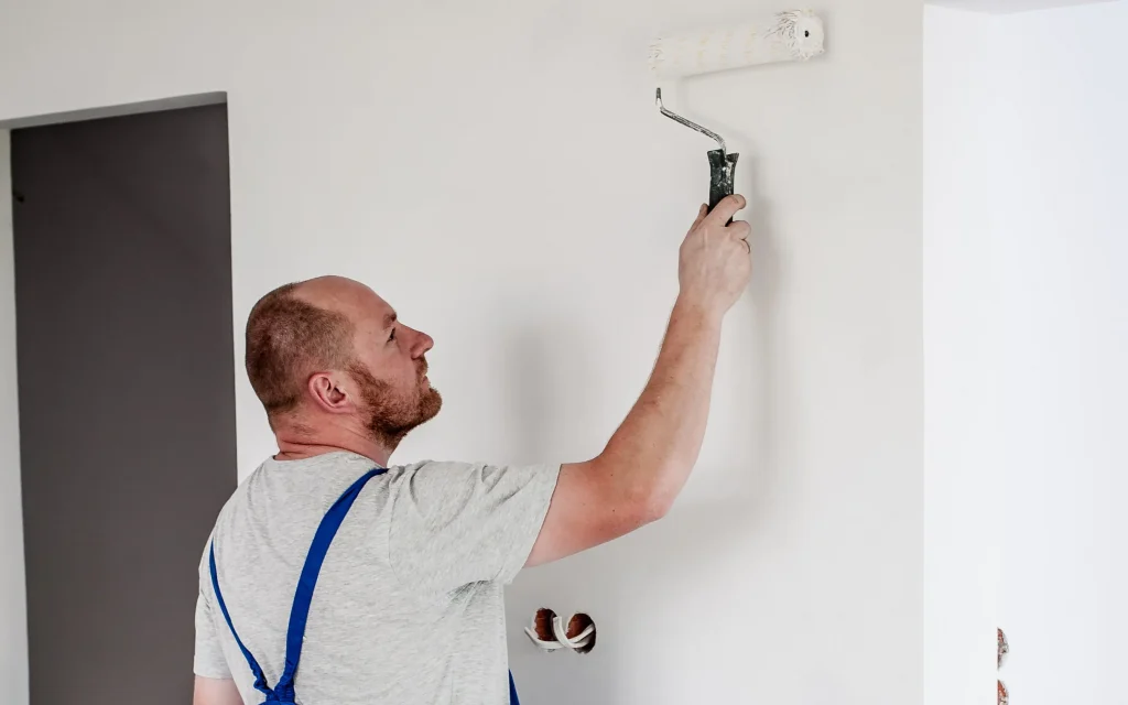 Кому доверить проведение ремонта квартиры