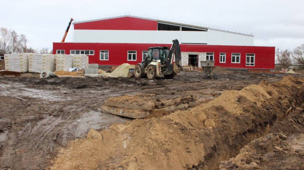 В Стародубе продолжается строительство физкультурно-оздоровительного комплекса