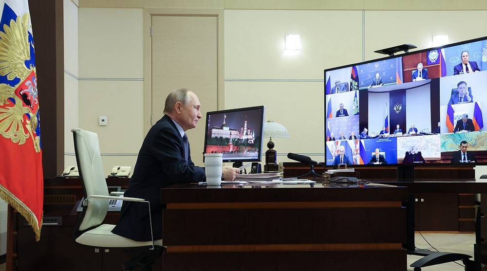 Владимир Якушев предложил Владимиру Путину присвоить почётное звание  семи городам