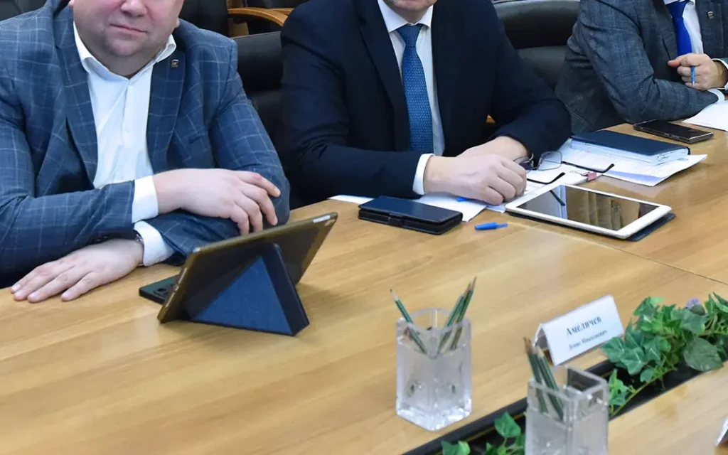 В Брянской области с 1 октября проиндексируют зарплаты работников госучреждений