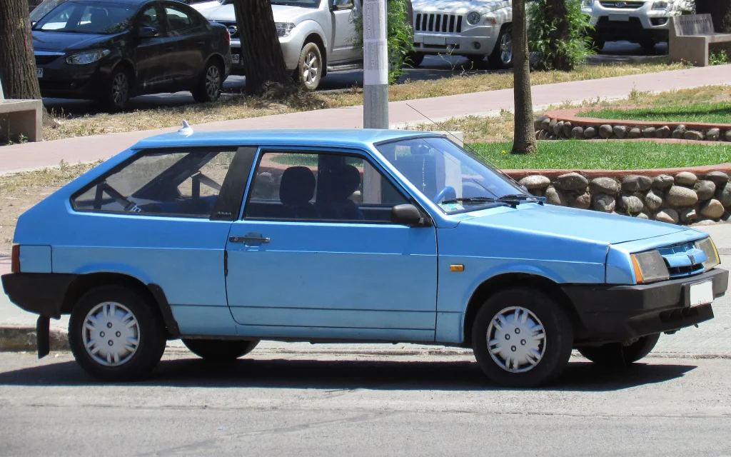 В Брянске выставили на продажу редкий экспортный ВАЗ-2108 из Германии