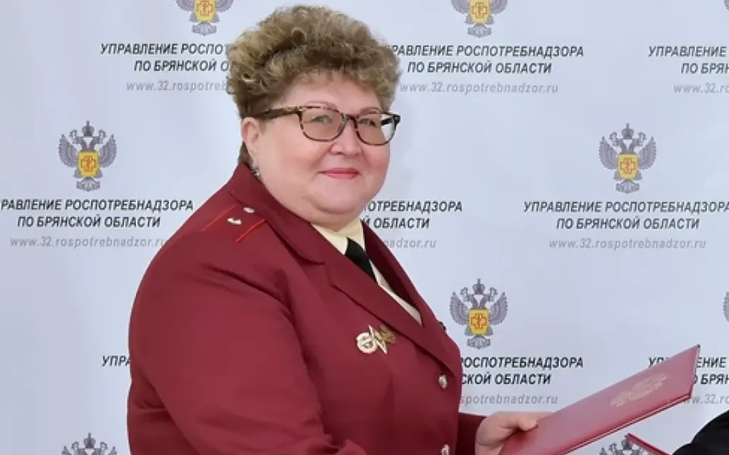 Экс-главе брянского управления Роспотребнадзора присвоили почетное звание