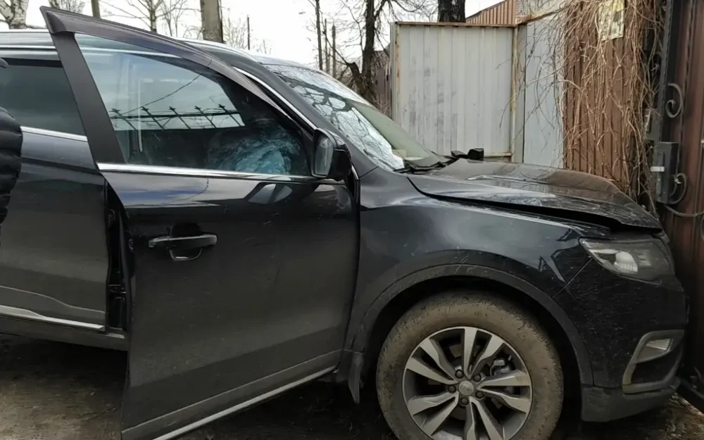 В Брянске 13-летний подросток угнал родительский автомобиль и попал в ДТП