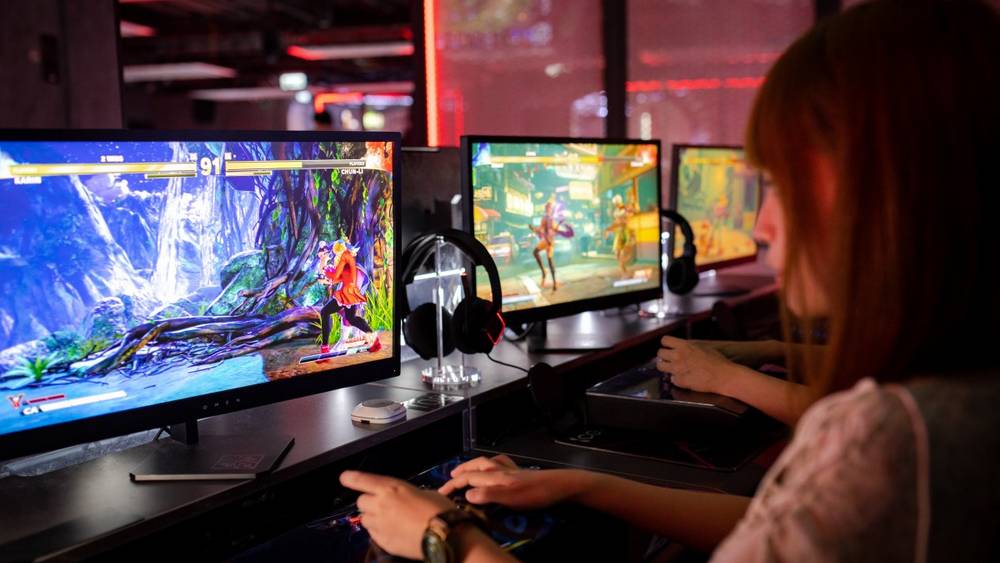 Брянцы ринулись в магазины за подешевевшей электроникой и открыли рты