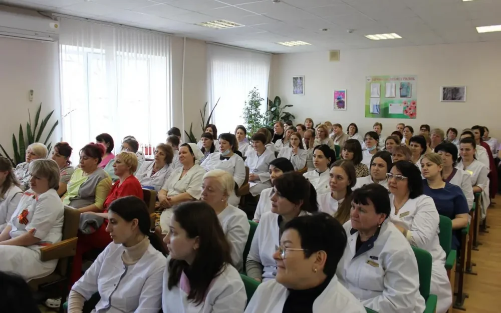 Депутат Госдумы Николай Щеглов встретился с коллективом Унечской ЦРБ