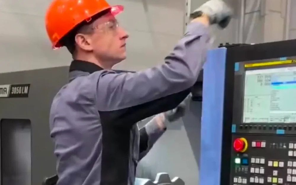 Брянский автозавод получит детали для тягача из Ульяновска