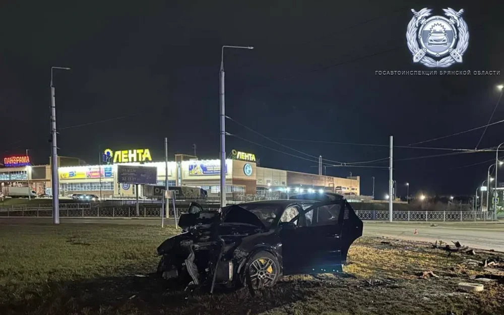 В Брянске начались поиски водителя Porsche, скрывшегося после ночного ДТП 
